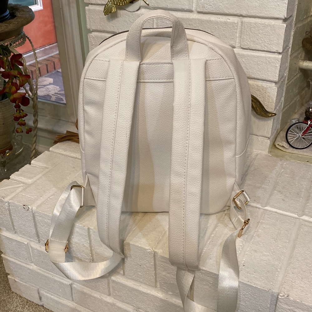 White Rampage, backpack. - Picture 5 of 14